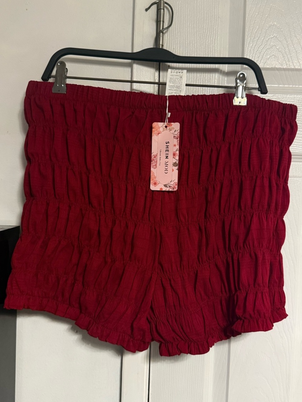 SHEIN Ruffle Shorts - Picture 2 of 3